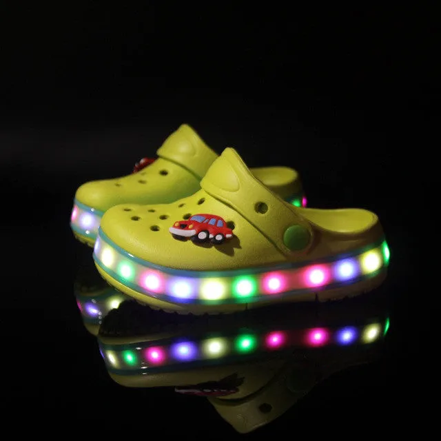 2017 Toddler summer style Brand children's sandals LED Lighted Flashing boys girls beach slippers kids shoes sandal