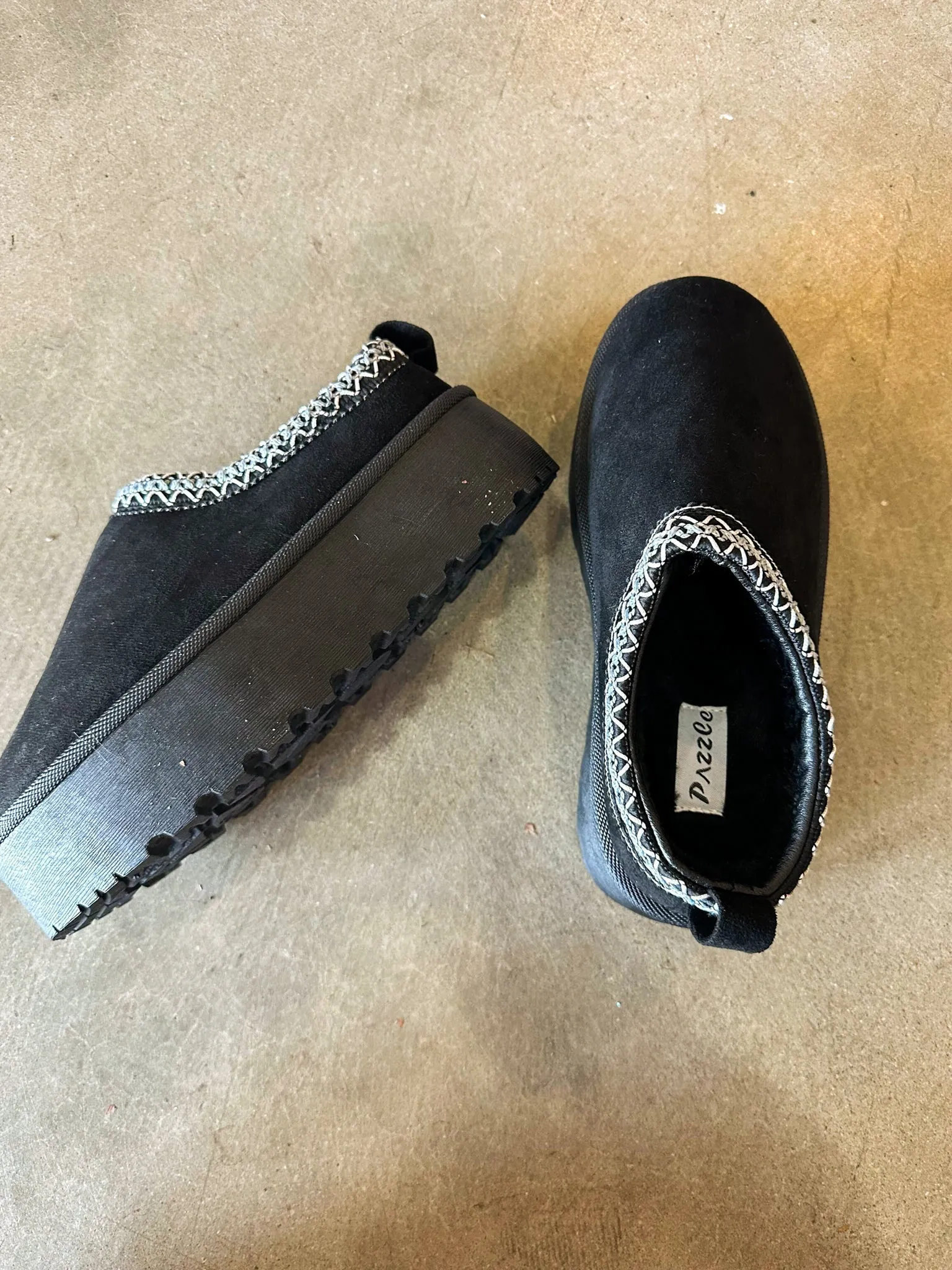 Tazzy Slippers - Black