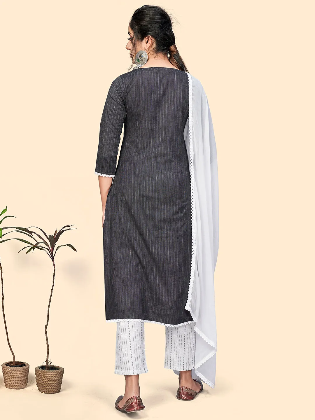 Women'S Cotton Blend Embroidered Straight Stitched Kurta Pant With Dupatta